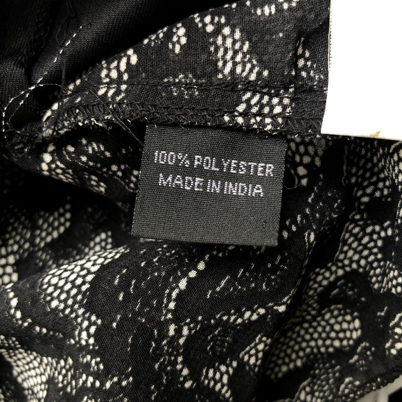 Lace Printed Shorts - Picture 6 of 7